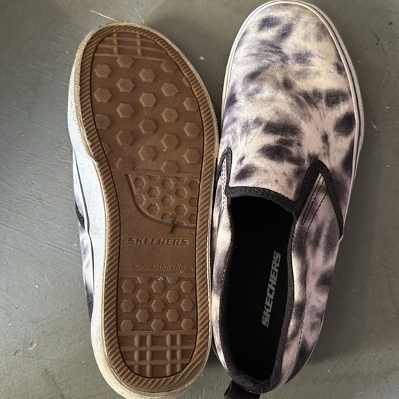 Gently used girls Skechers slip on sneakers - Picture 2 of 3